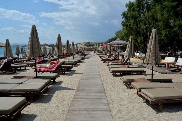 Ζητούνται Μπουφετζήδες από Beach Bar (50€/ημέρα + διαμονή)