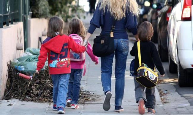 Ζητείται Κυρία για Παραλαβή & απασχόληση παιδιών