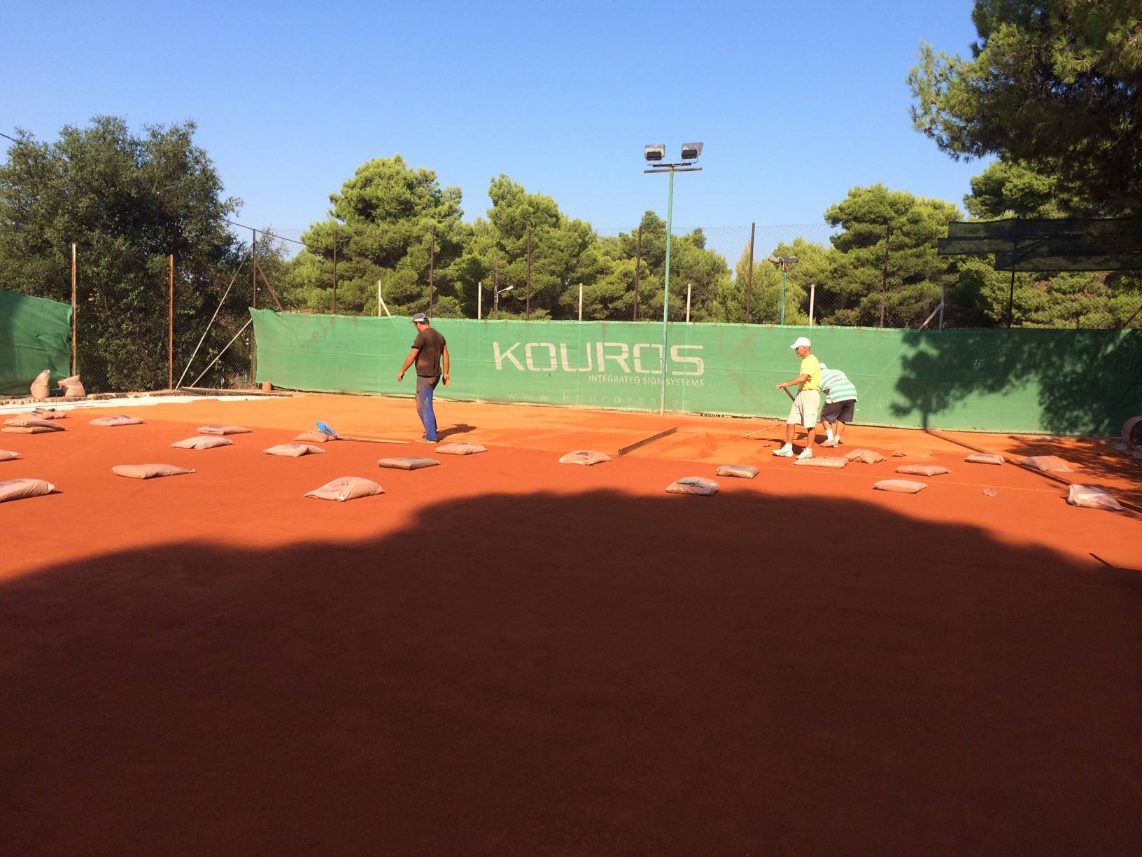 Ζητείται Εργάτης για συντήρηση σε tennis club