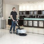 Ζητείται Καθαριστής / Καθαρίστρια για χρήση επαγγελματικής σκούπας