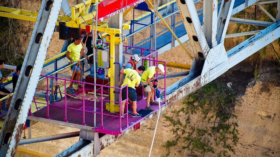 Ζητείται Υπάλληλος σε εταιρεία Bungy Jumping