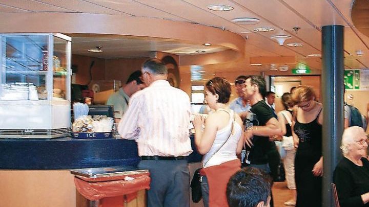 Ζητούνται Υπάλληλοι για κυλικεία πλοίων