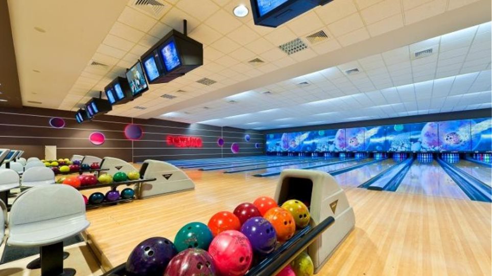 Ζητείται Σερβιτόρα σε σε αίθουσα bowling