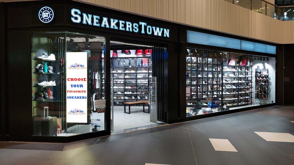 Ζητούνται Πωλήτριες - Πωλητές σε Κατάστημα SneakersTown
