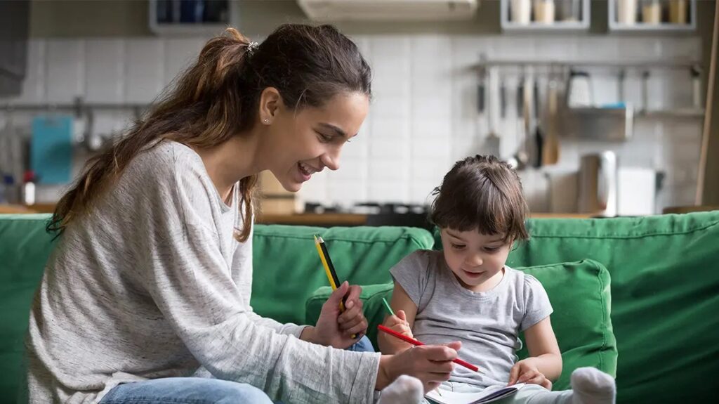 Ζητείται Baby Sitter για φύλαξη, μαγείρεμα και απασχόληση παιδιού (Μισθός 750€)