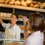 Ζητείται πωλήτρια από αρτοποιείο για 3 μέρες την εβδομάδα (400€)