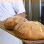 Ζητούνται Αρτοποιός και Βοηθός για αρτοζαχαροπλαστείο