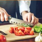 Ζητούνται Βοηθοί κουζίνας από εστιατόριο για σεζόν (Μισθός 1,200€)