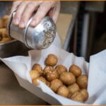 Ζητείται Υπάλληλος σε κατάστημα take away με λουκουμάδες (Μισθός 1.000€)