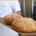 Ζητείται Βοηθός Αρτοποιού από αρτοζαχαροπλαστείο (Μισθός 1.300€)