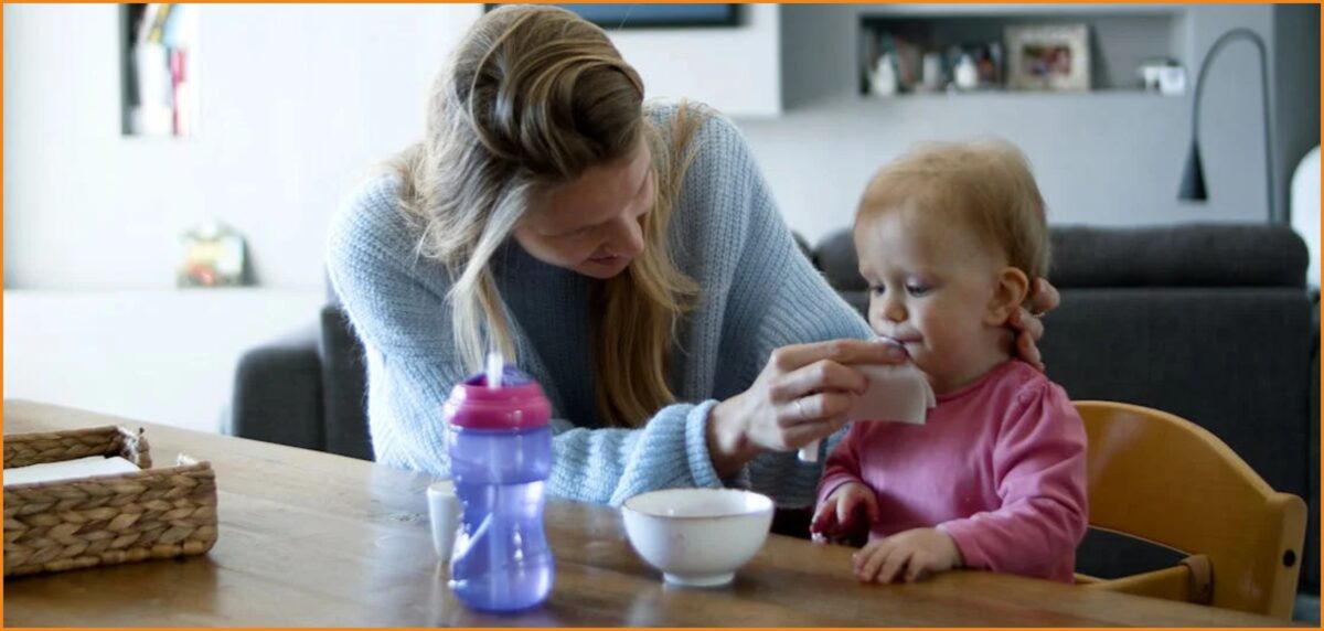 Ζητείται οικιακή βοηθός/babysitter για 2μηνη απασχόληση (Μισθός 1.000€)