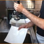 Ζητείται άμεσα άτομο για λάντζα από παρασκευαστήριο ετοίμων γευμάτων