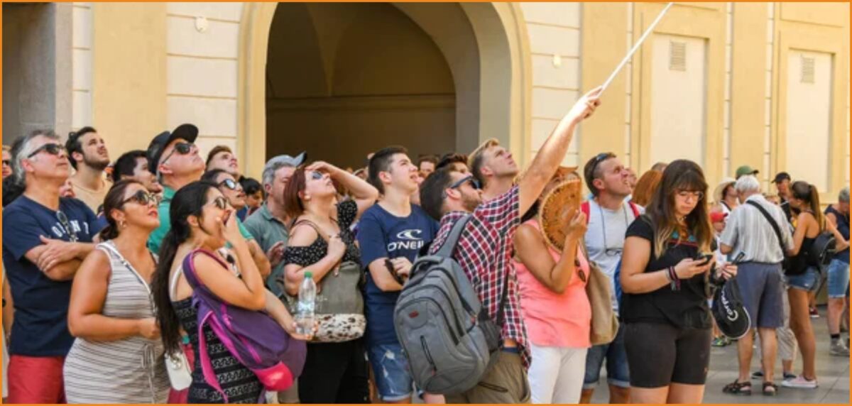 Ζητείται tour leader για ολοήμερες ημερήσιες εκδρομές σε αρχαιολογικούς χώρους (Μισθός 1.100€)
