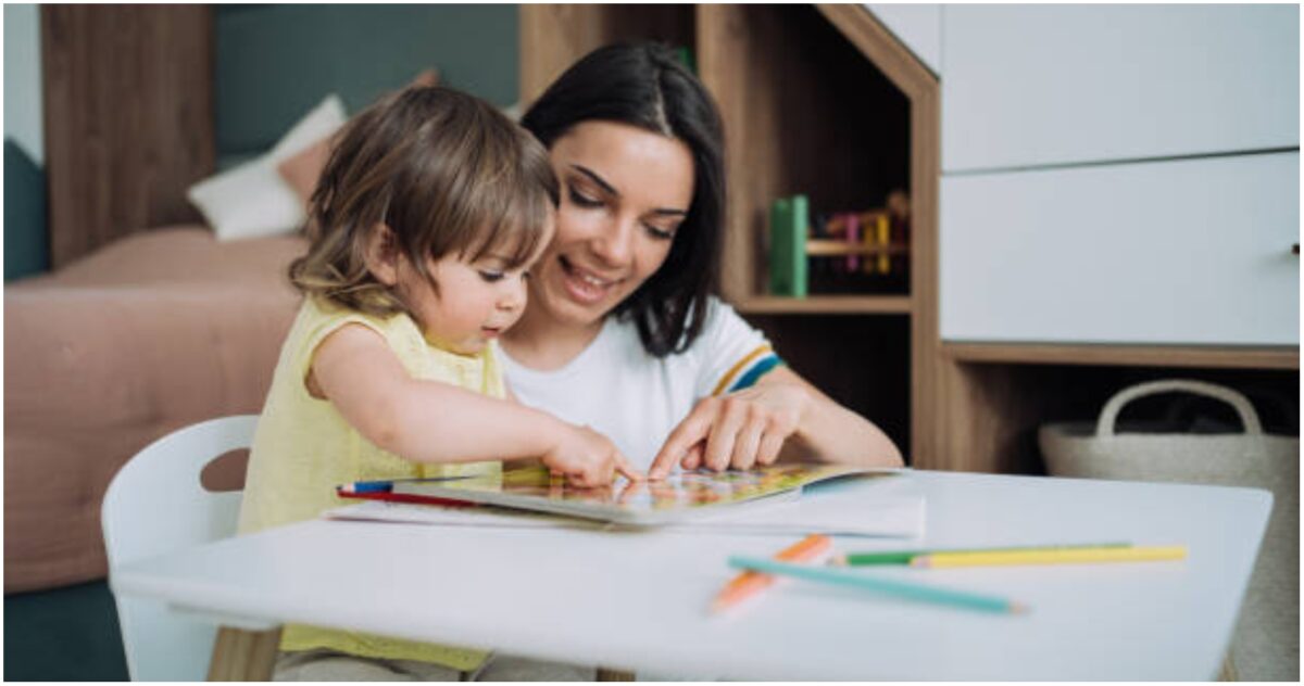 Ζητείται babysitter πλήρους πενθήμερης απασχόλησης για κοριτσάκι ενός έτους (1.000€)