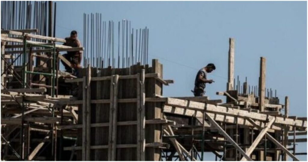 Ζητείται τεχνίτης καλουπατζής/μπετατζής από κατασκευαστική εταιρεία