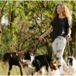 Άτομα για βόλτες σκύλων (dog walkers) ζητούνται για 4ωρη εργασία