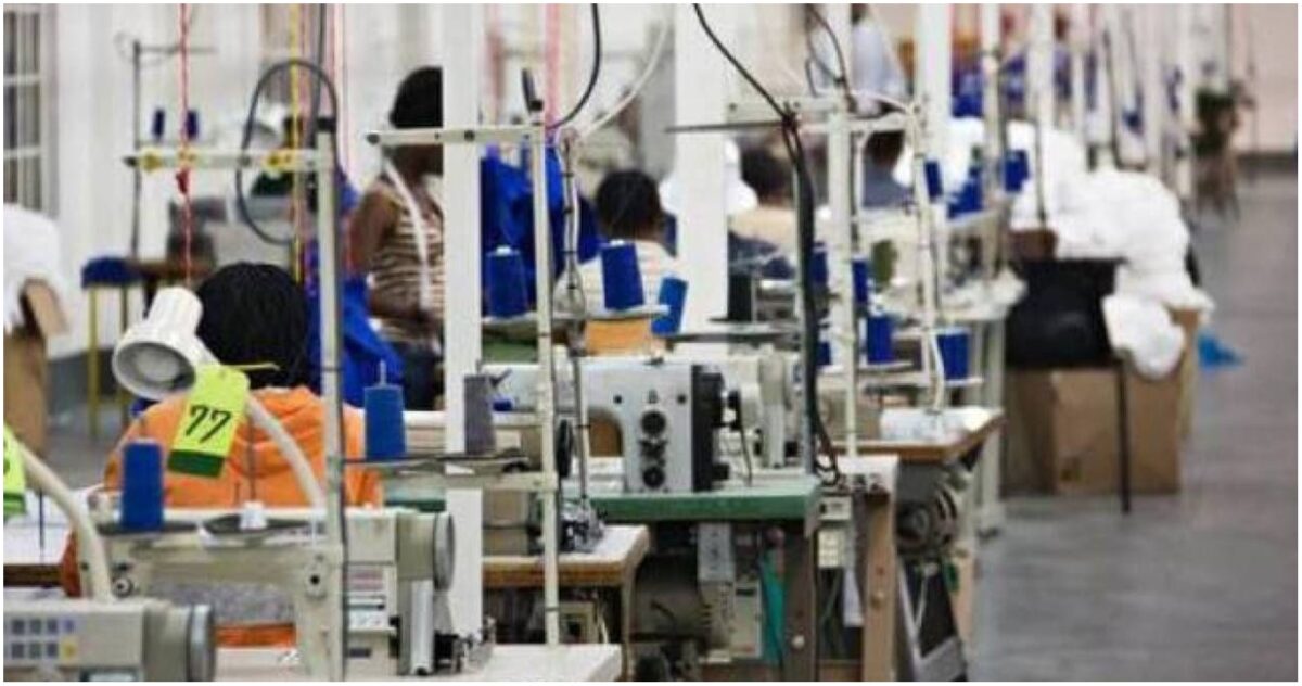 Υπάλληλος ζητείται για βοηθητικές δουλειές & συσκευασία από βιοτεχνία ενδυμάτων