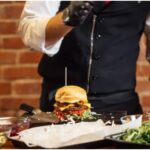 Βοηθός μάγειρα ζητείται από burger bar για απογευματινή βάρδια