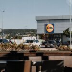 Τα Lidl ζητούν υπαλλήλους τοποθέτησης προϊόντων, καθαρίστριες, υπαλλήλους γραφείου κ.α.