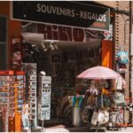 Πωλητής ή πωλήτρια ζητείται από τουριστικό κατάστημα με είδη δώρων