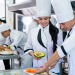 Bar Restaurant αναζητά μάγειρες Α' και Β' & άτομο για προετοιμασία brunch