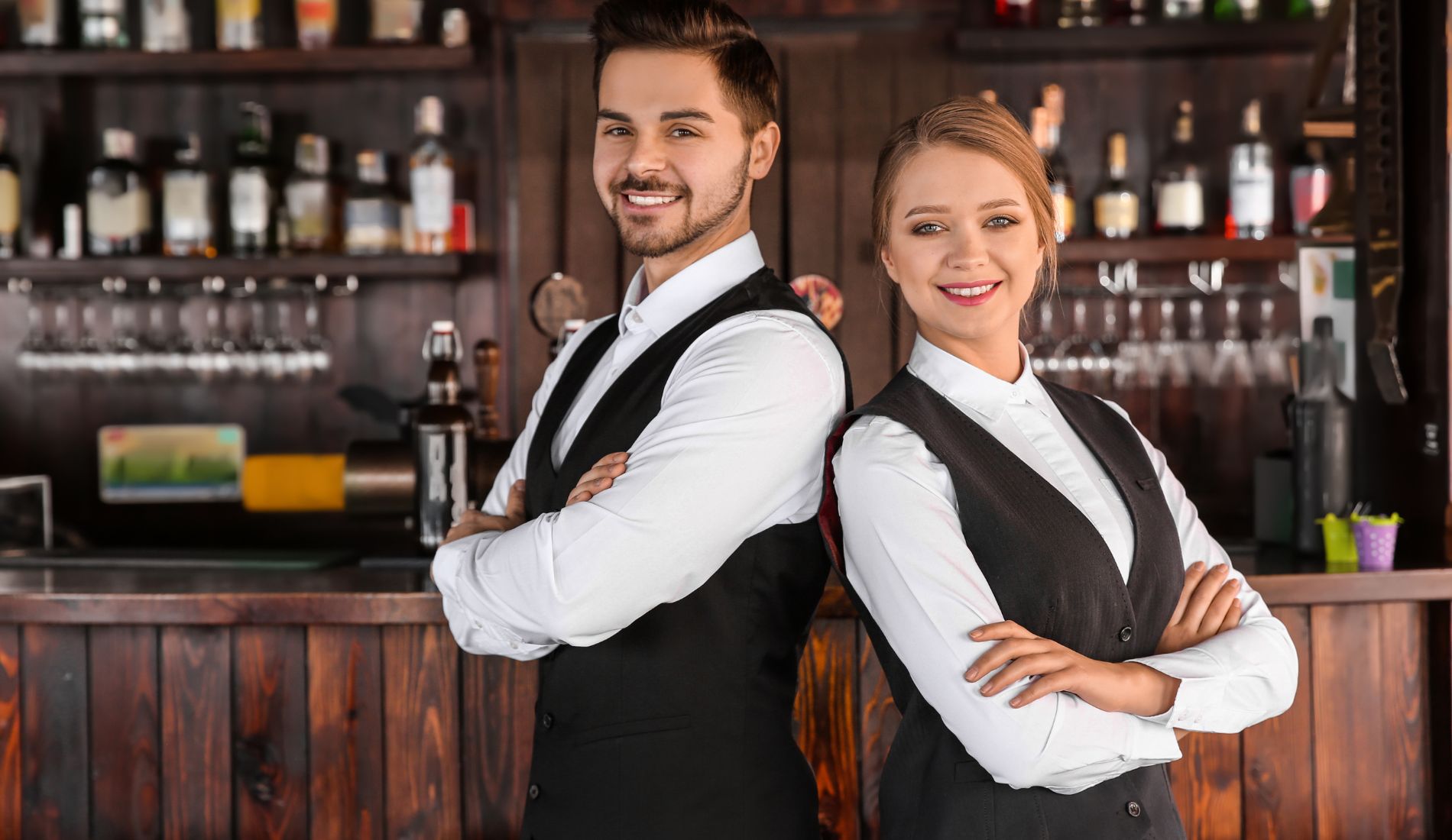 Σερβιτόροι & σερβιτόρες ζητούνται από all day bar restaurant