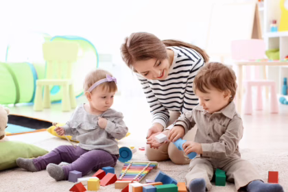 Babysitter ζητείται για δημιουργική απασχόληση & φύλαξη παιδιών