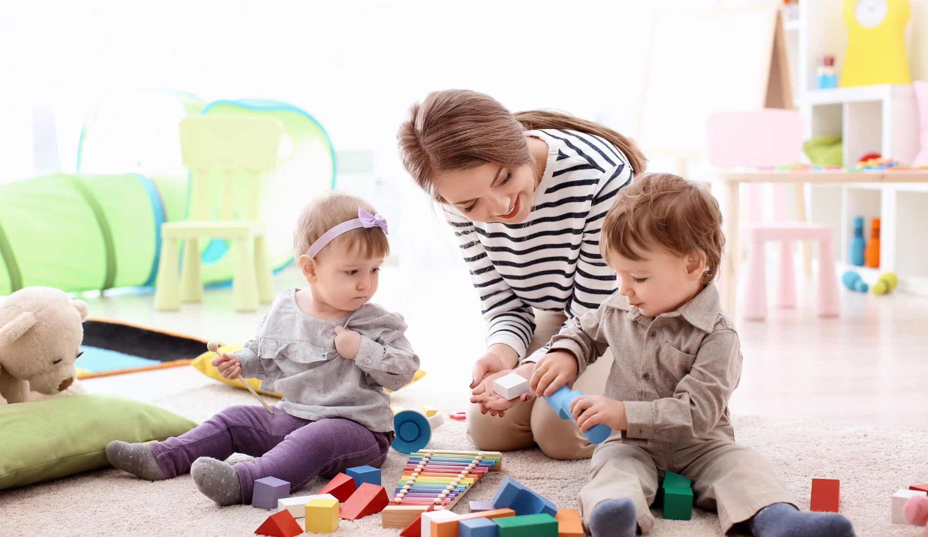 Babysitter ζητείται για δημιουργική απασχόληση & φύλαξη παιδιών