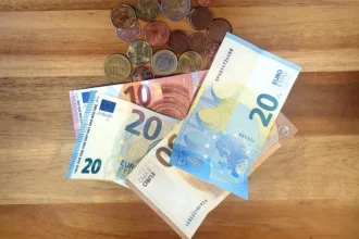 Συντάξεις Ιουνίου 2025: Τι ώρα μπαίνουν τα χρήματα στο ΑΤΜ