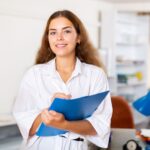 Γραμματέας ζητείται από ιατρείο για τετράωρη απασχόληση