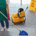 Άτομο ζητείται για καθαρισμό σκάλας & κοινόχρηστων χώρων σε διώροφη κατοικία