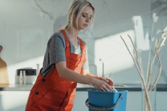 Ζητείται γυναίκα για καθαρισμό μεζονέτας