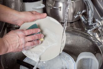Μεζεδοπωλείο αναζητά λαντζιέρα για τριήμερη μεσημεριανή απασχόληση