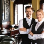 Ζητούνται Α’ & Β’ σερβιτόροι από εστιατόριο-bar για τη σεζόν