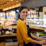Υπάλληλοι ταμείων & γενικών καθηκόντων ζητούνται από delicatessen