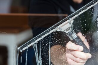 Υπάλληλος ζητείται από κινητό συνεργείο κυρίως για υαλοκαθαρισμούς