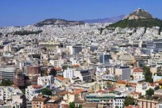 Έρχεται νέο πρόγραμμα για φθηνή στέγη: Όσα πρέπει να γνωρίζουν οι δικαιούχοι