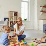 Οικογένεια με δύο παιδιά ζητά babysitter για μερική απασχόληση