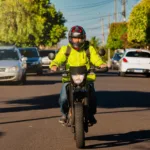 Ζητείται διανομέας με ιδιόκτητο μηχανάκι για μερική απασχόληση