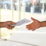 Διανομείς φυλλαδίων ζητούνται από διαφημιστική εταιρεία