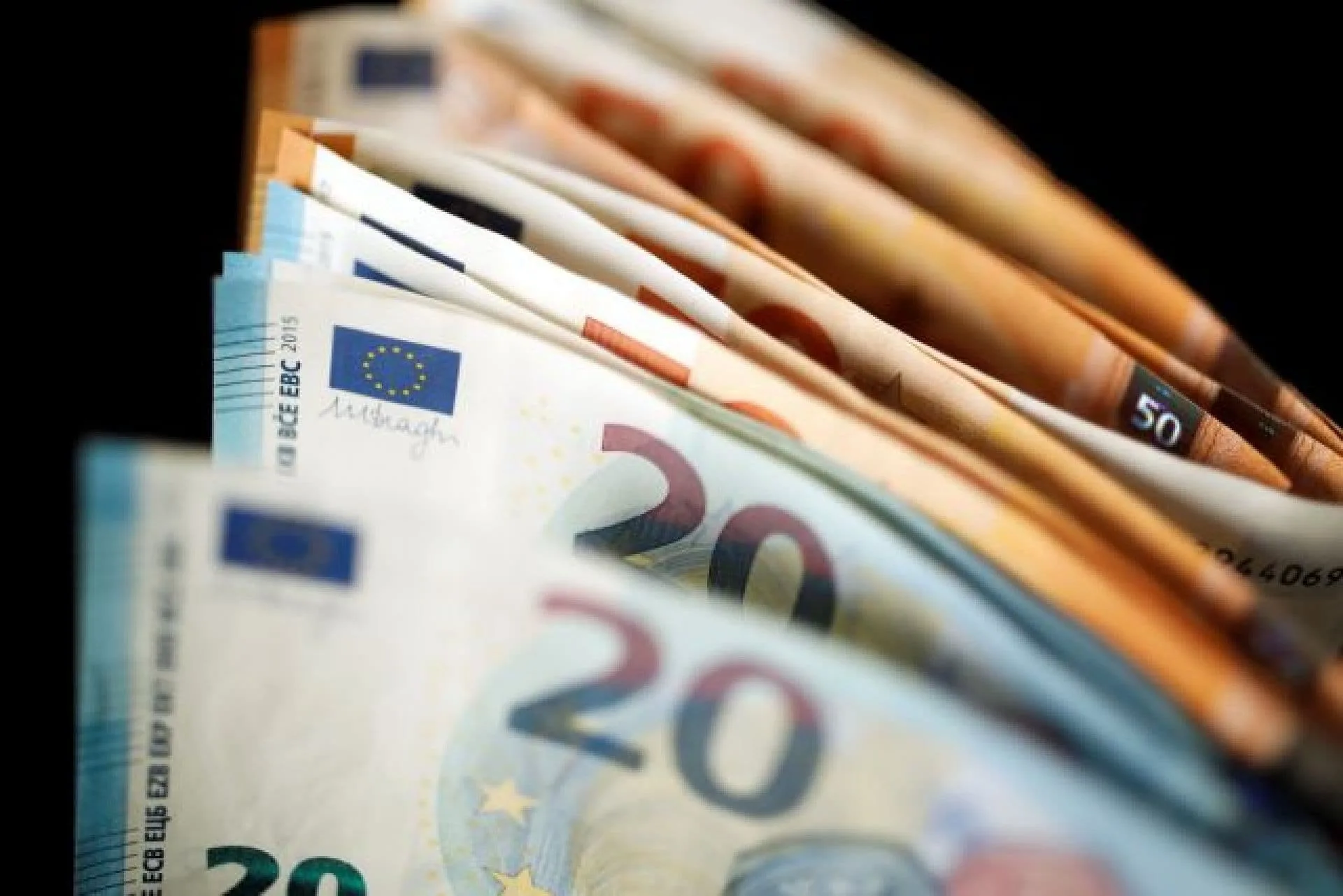 Ποιες πληρωμές θα γίνουν σήμερα και αύριο από e-ΕΦΚΑ και ΔΥΠΑ