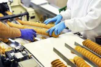 Εταιρεία παραγωγής μπισκότων αναζητά υπάλληλο για χειρισμό μηχανημάτων