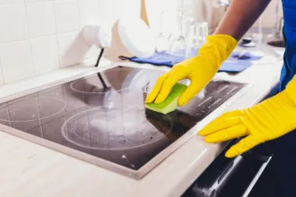 Ζητείται οικιακή βοηθός για μερική απασχόληση