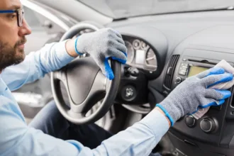 Σταθμός αυτοκινήτων αναζητά παρκαδόρο και πλύντη