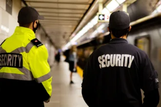 Φύλακες ζητούνται με άδεια ΙΕΠΥΑ & δίπλωμα οδήγησης