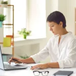 Υπεύθυνη social media ζητείται από κατάστημα γυναικείων ρούχων