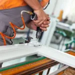 Εταιρεία κατασκευών αλουμινίου αναζητά τεχνίτη αλουμινίου & βοηθό τεχνίτη/ανειδίκευτο εργάτη