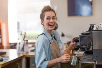 Mini market/καφέ αναζητά υπάλληλο εξυπηρέτησης πελατών & παρασκευής καφέ