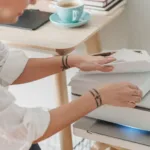 Υπάλληλος εξυπηρέτησης πελατών ζητείται από κατάστημα εκτυπώσεων