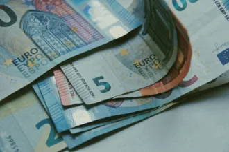 ΕΠΙΔΟΜΑ 100 ΕΥΡΩ